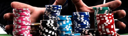 Mesin slot modern menampilkan tampilan warna-warni dan fitur interaktif